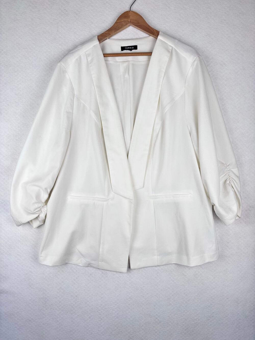 Torrid Ivory Open Front Blazer Jacket Ruched Sleeve Career Office Size 3 Sz 22
